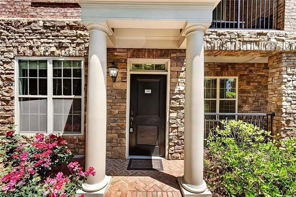 1 bed, 1.0 bath, 1141 sqft, $2,100 — Photo 1