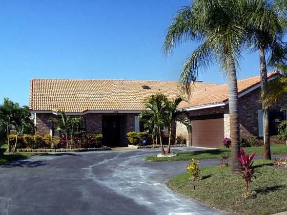 1st image of 198 NW 108th Ave