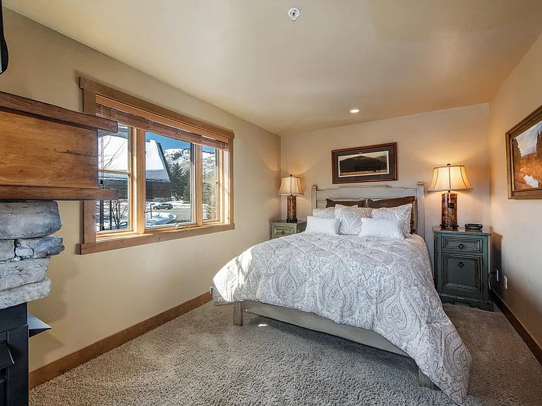 2260 Park Ave #17 — Photo 2