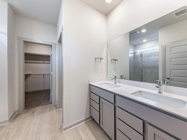 2416 Tucker Ln — Photo 30
