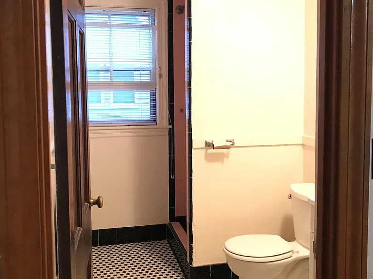 35 Mount Vernon St #2 — Photo 11