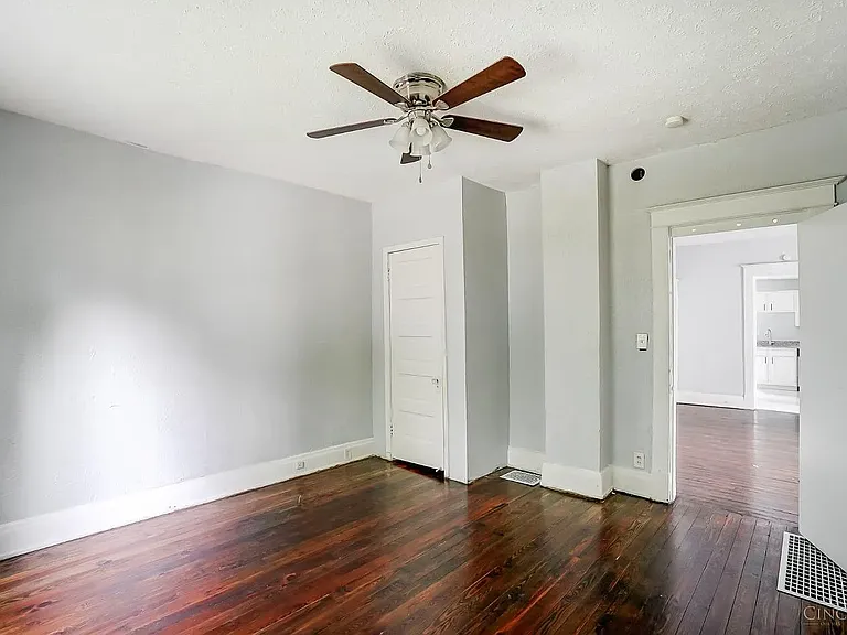 5128 Blaesi St — Photo 11