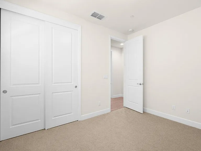 Upstairs: Bed room 2