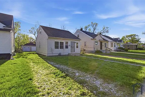 3 bed, 800 sqft, $1,400 — Photo 3