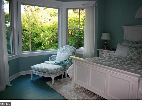 3rd image of 585 Country Oaks Cir