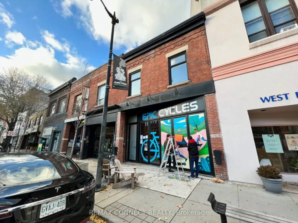 2828 Dundas St W #2A, Toronto, ON M6P 1Y7