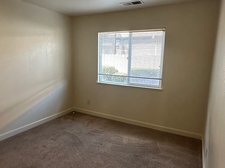 660 Westside Blvd #A — Photo 15