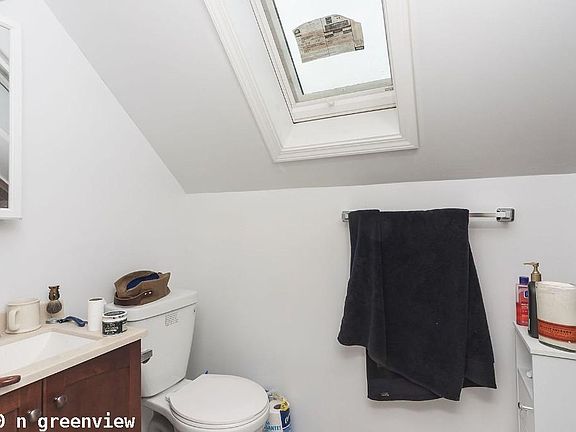 2nd image of 1230 N Greenview Ave #1811