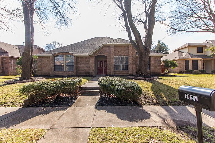 1st image of 2022 Robin Hill Ln