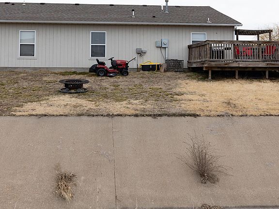 2nd image of 305 Northfield Rd