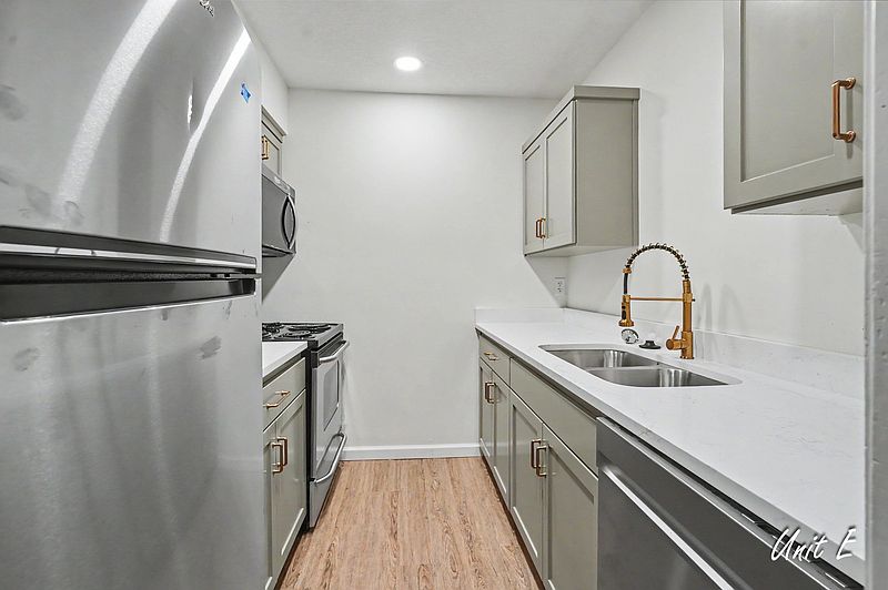 1st image of 2901 University Dr E