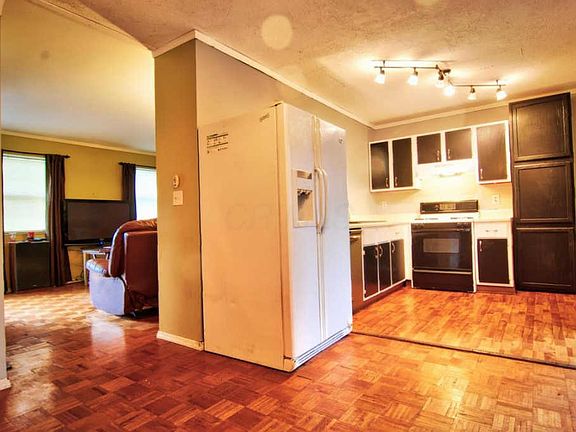 4th image of 7620 Charlesway Dr