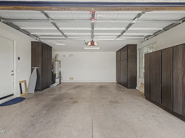 2531 E Eleana Ln — Photo 45