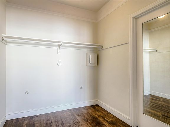 2nd image of 338 Hayes St