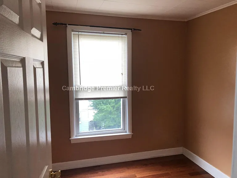 85R Glen St — Photo 14