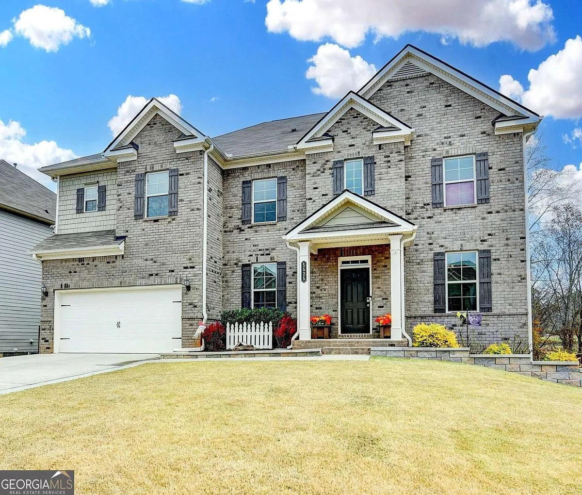 5525 Mirror Lake Dr photo 1