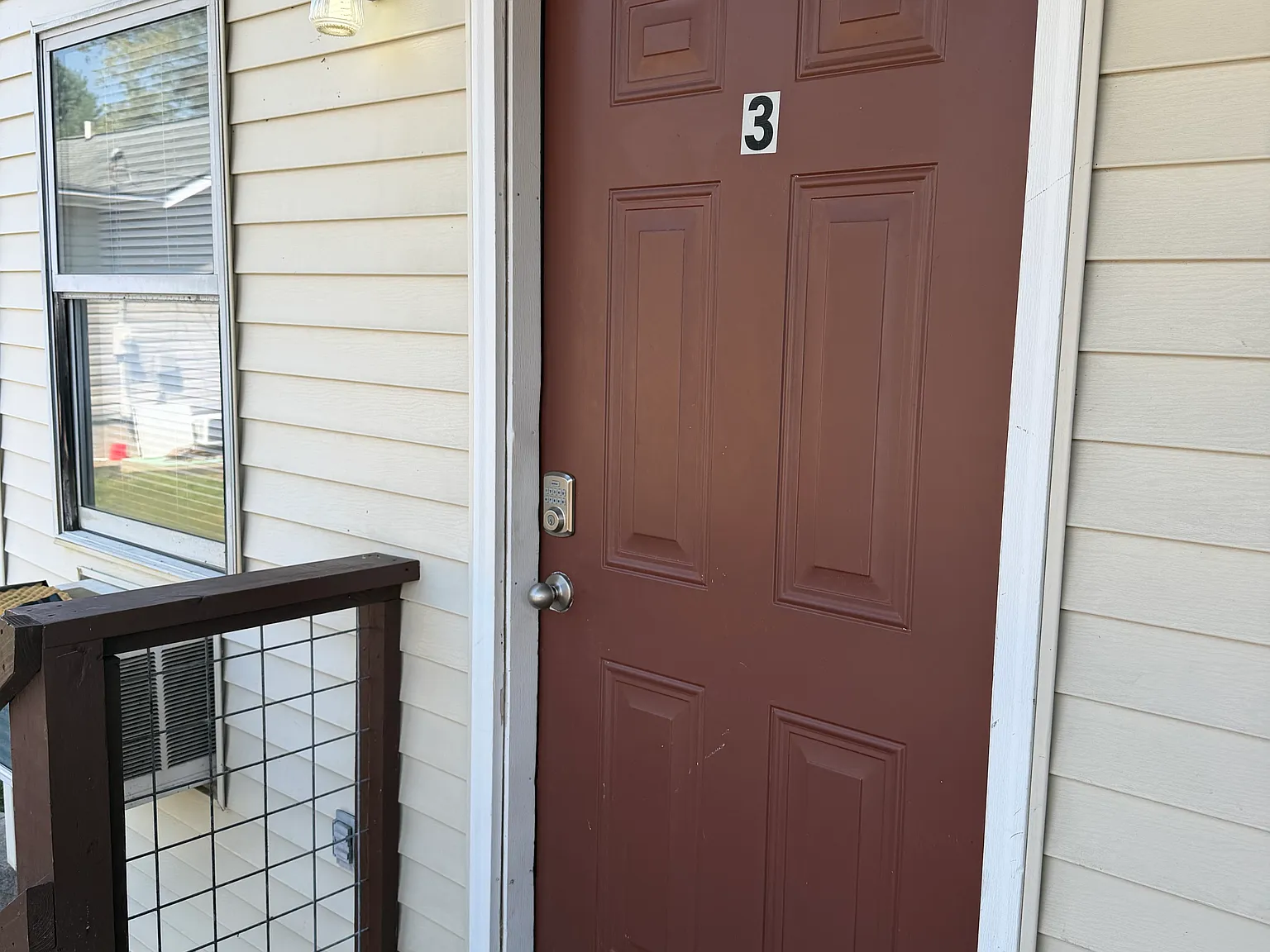 Hill Crest Court Apartments 3 — Photo 4