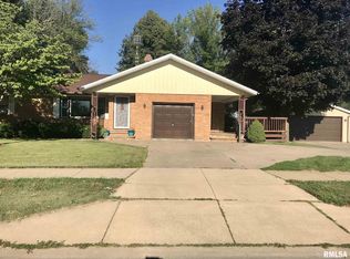 1445 N Main St, Canton, IL 61520