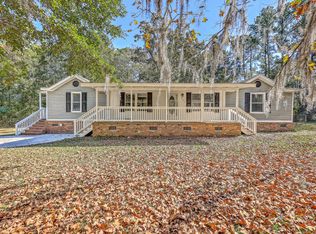 832 Laura Ln, Huger, SC 29450