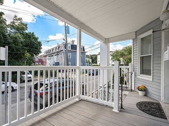 4th image of 93 Easton St