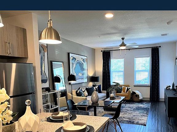 4th image of 2433 Americana Blvd