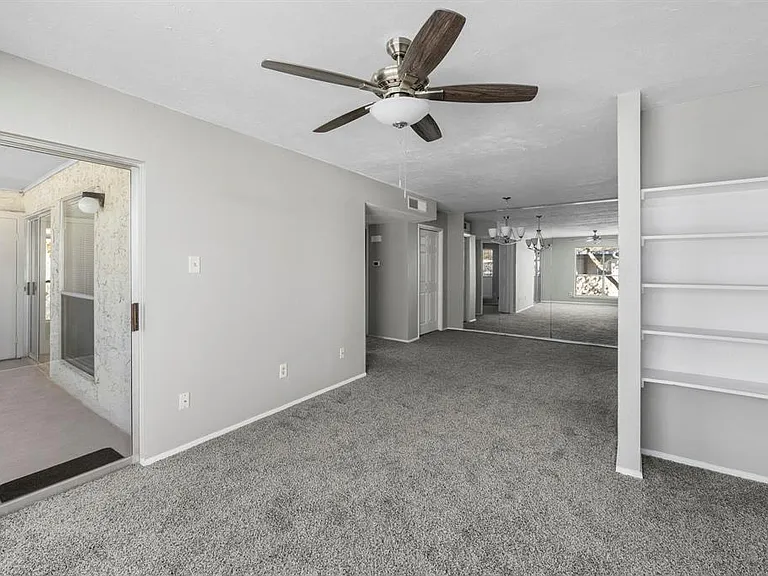 7313 Gulf Fwy — Photo 1