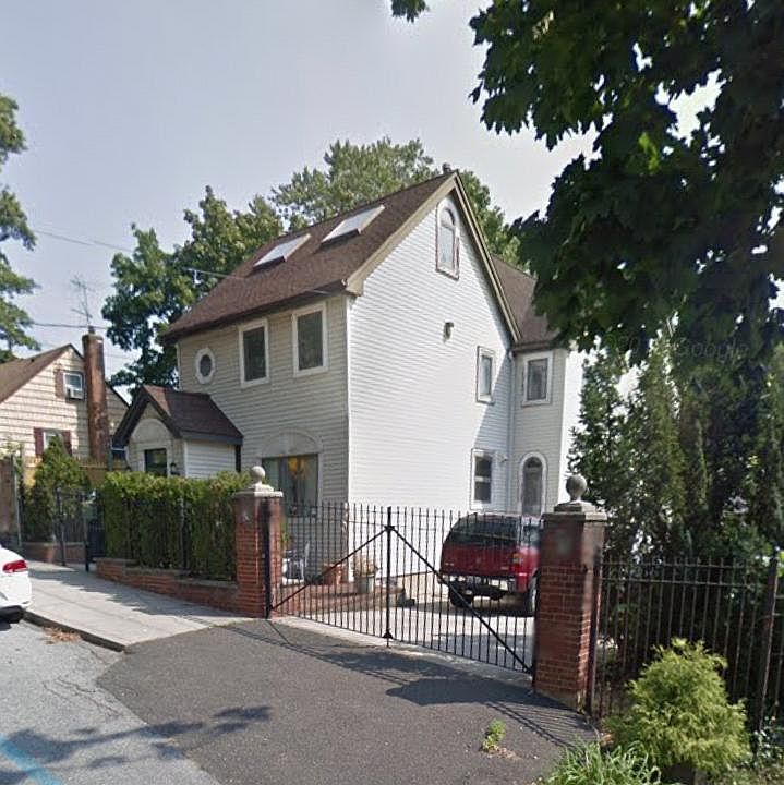 2nd image of 2511 127th St Fl 2nd