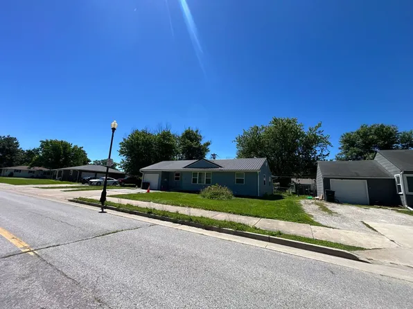 108 W Lakeview Ave, Centralia, MO 65240