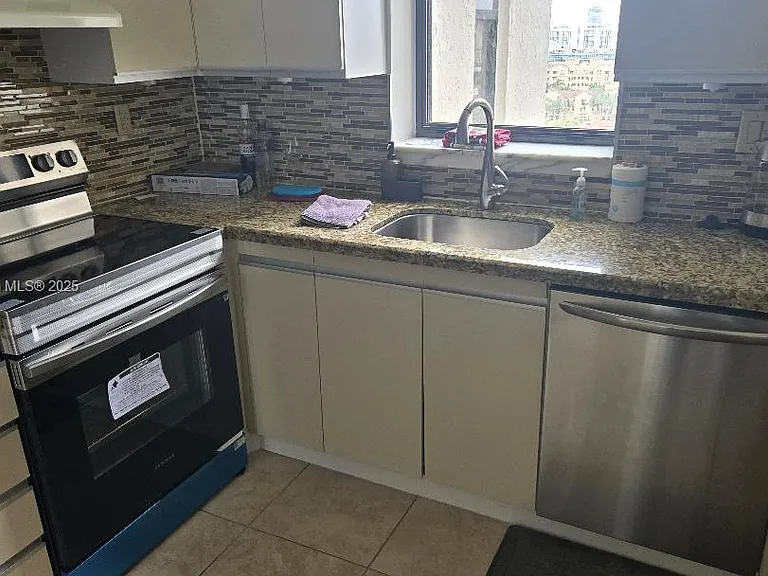 18181 NE 31st Ct #1801 — Photo 11
