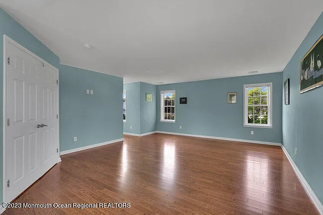 42 Pitney Ave — Photo 35