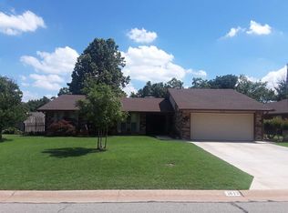 1813 Gingham Ln, Enid, OK 73703
