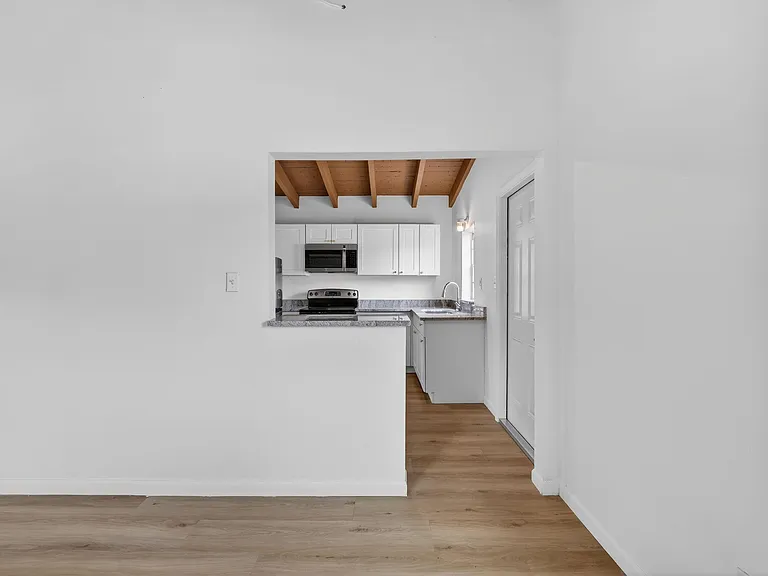 405 N 22nd St — Photo 7