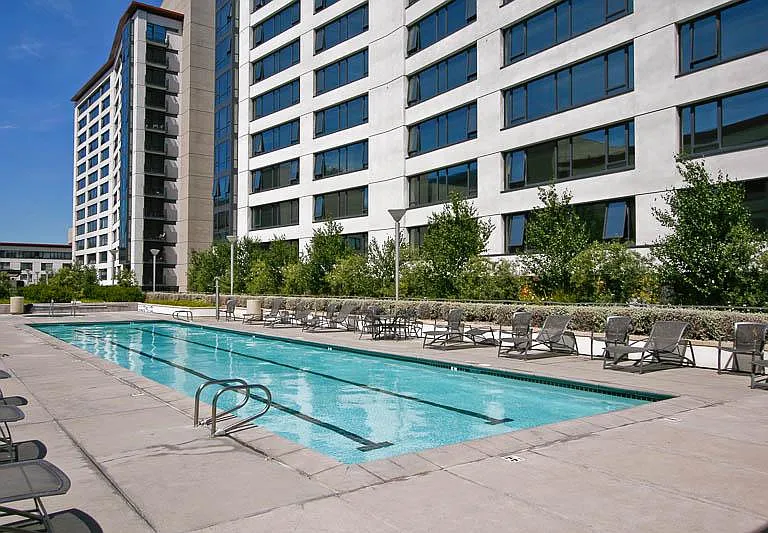 260 King St #809 — Photo 25
