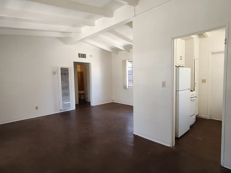 2545 E Water St #D — Photo 5