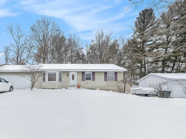 1571 Harding St NW, Grand Rapids, MI 49544