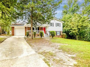 949 Rancho Dr, Fayetteville, NC 28303