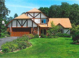 13526 Lower Elkwood Ct, Apple Valley, MN 55124
