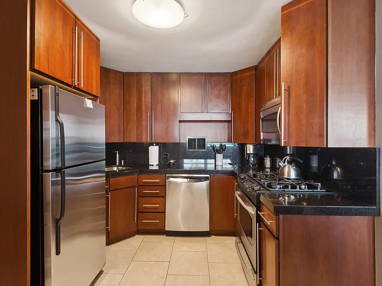 400 E Randolph St #1809 — Photo 4