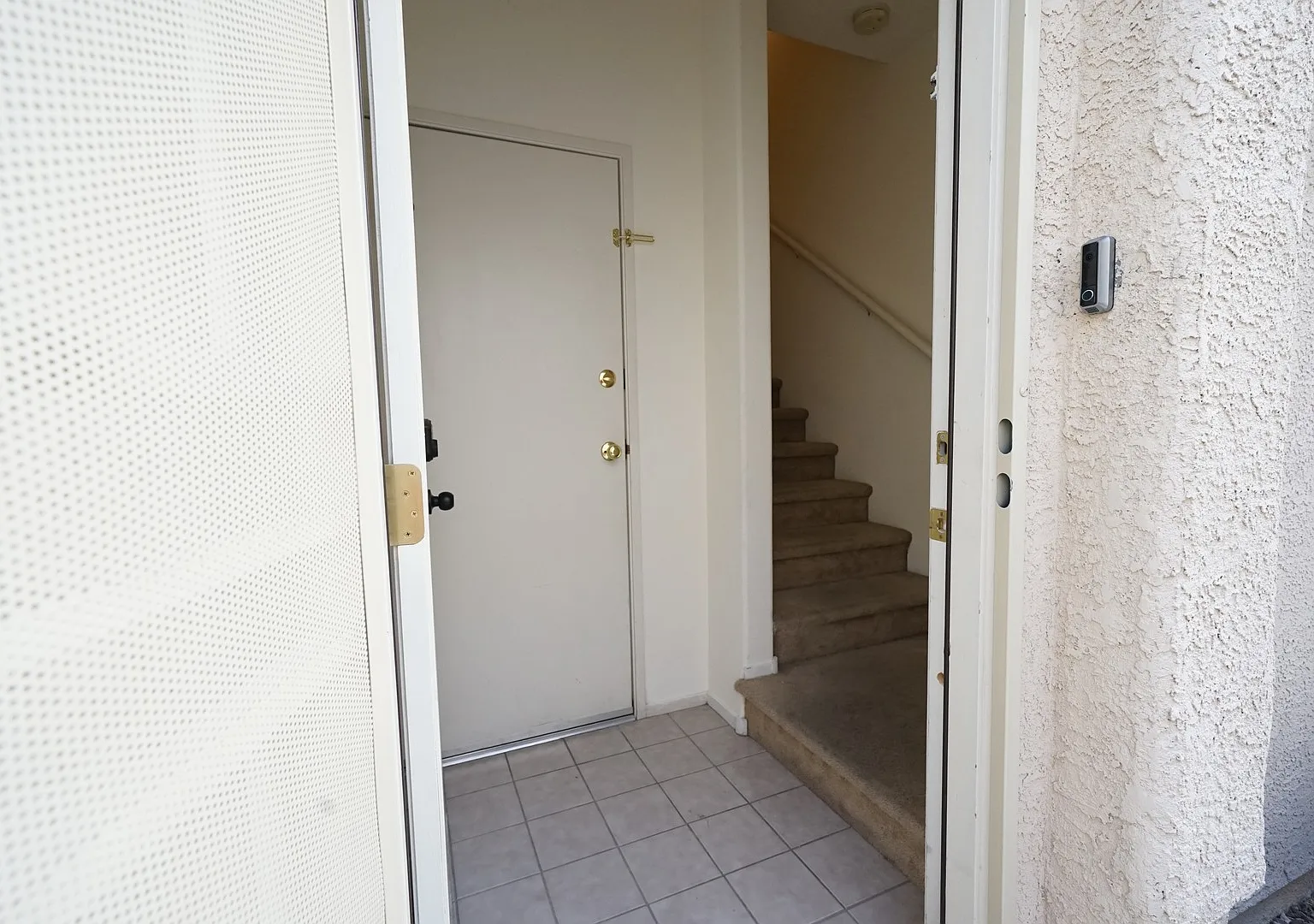 Showings Available Now — Photo 3