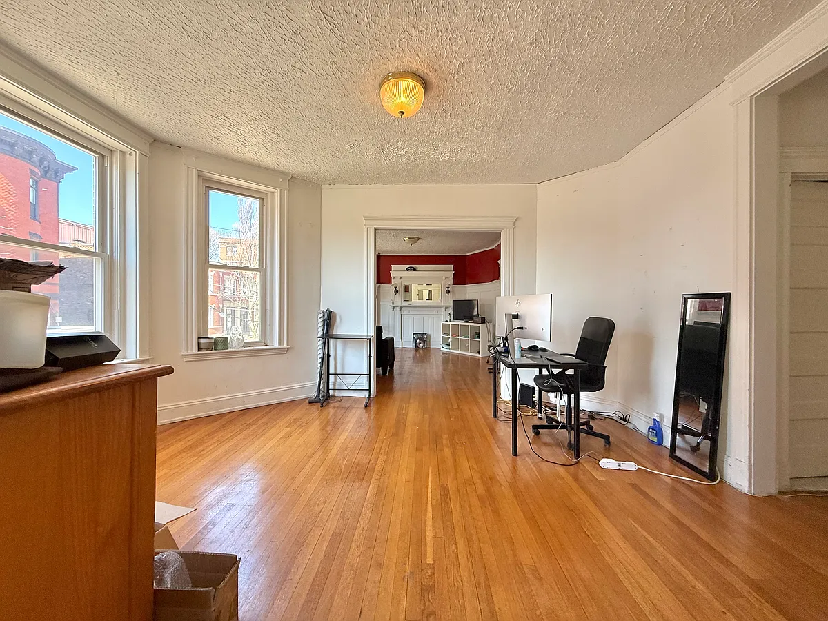 Building Photo - 1908 Beacon St #2B