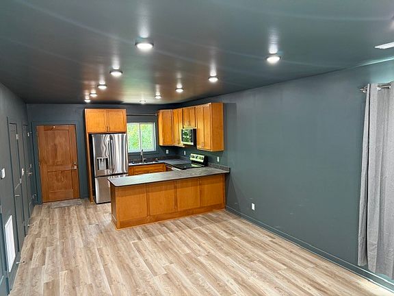 2nd image of 220 S 15th St