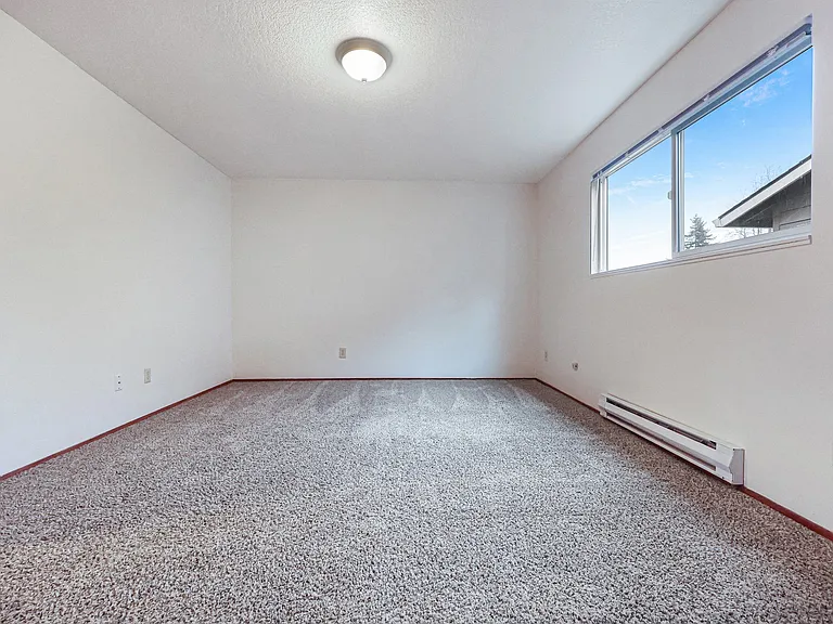 Applegate Apartments — Photo 7