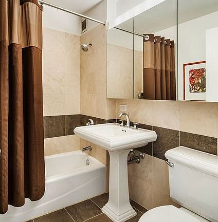5th image of 240 E 86th St Penthouse F