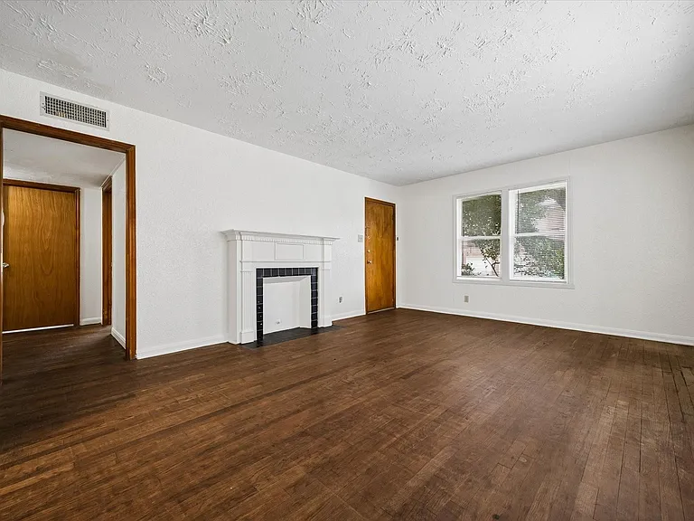 2308 McClendon St #1 — Photo 2