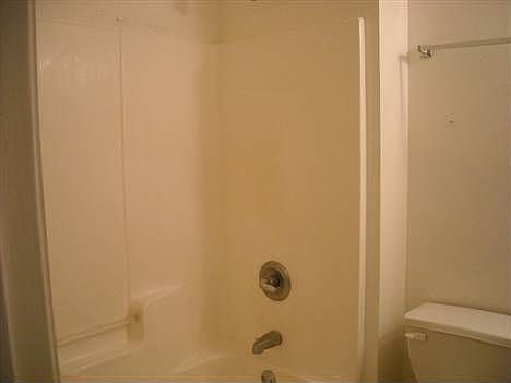 5th image of 17A Rosecroft Ln