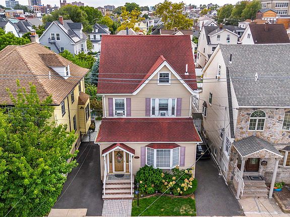 2nd image of 229 77th St