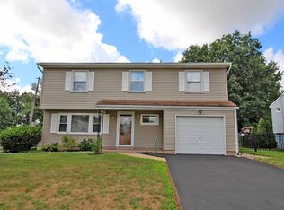 10 Preston St, Edison, NJ 08817