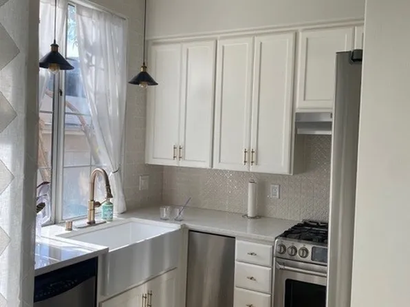 2101 E 15th St APT 8, Newport Beach, CA 92663