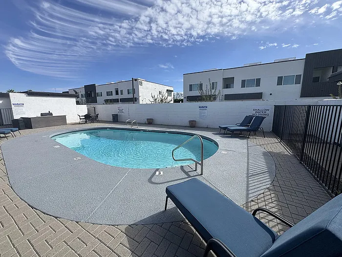 2 bed, 1.0 bath, 950 sqft, $1,215 — Photo 3