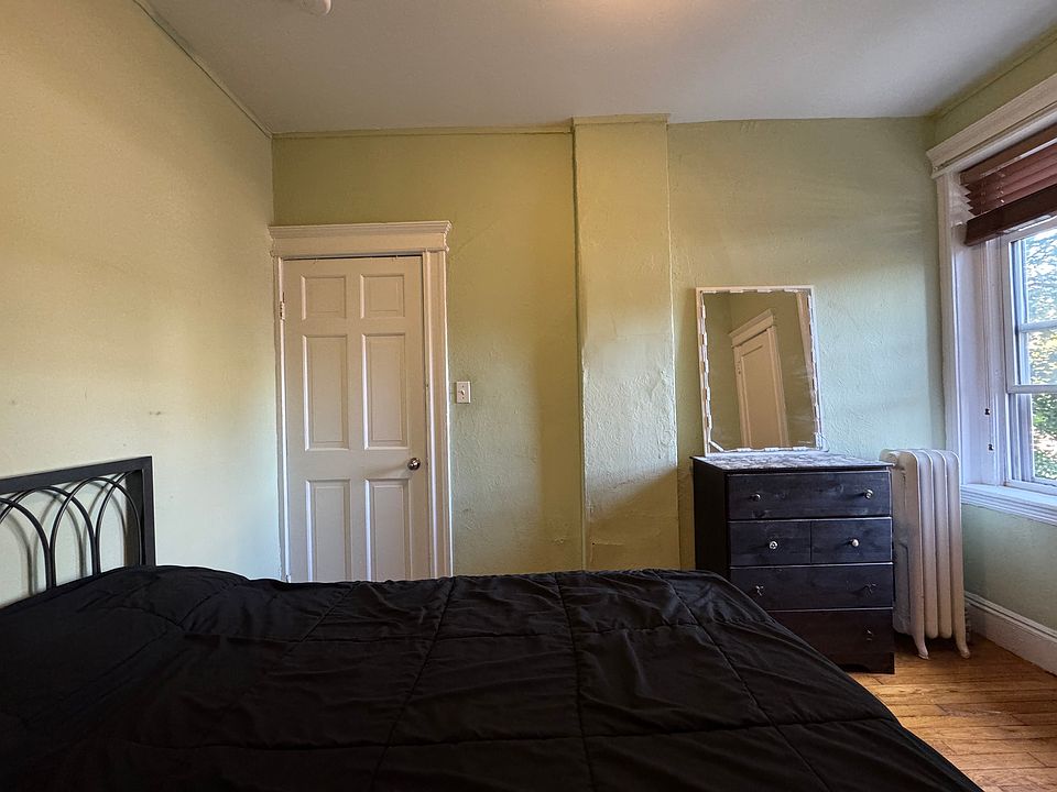 1st image of 1633 Commonwealth Ave APT 1